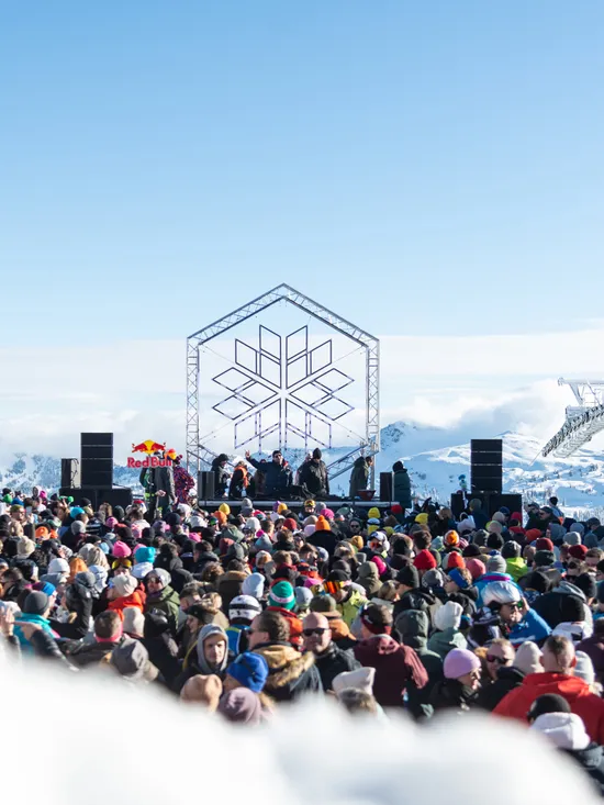 5_winter_events_rave_on_snow.jpg